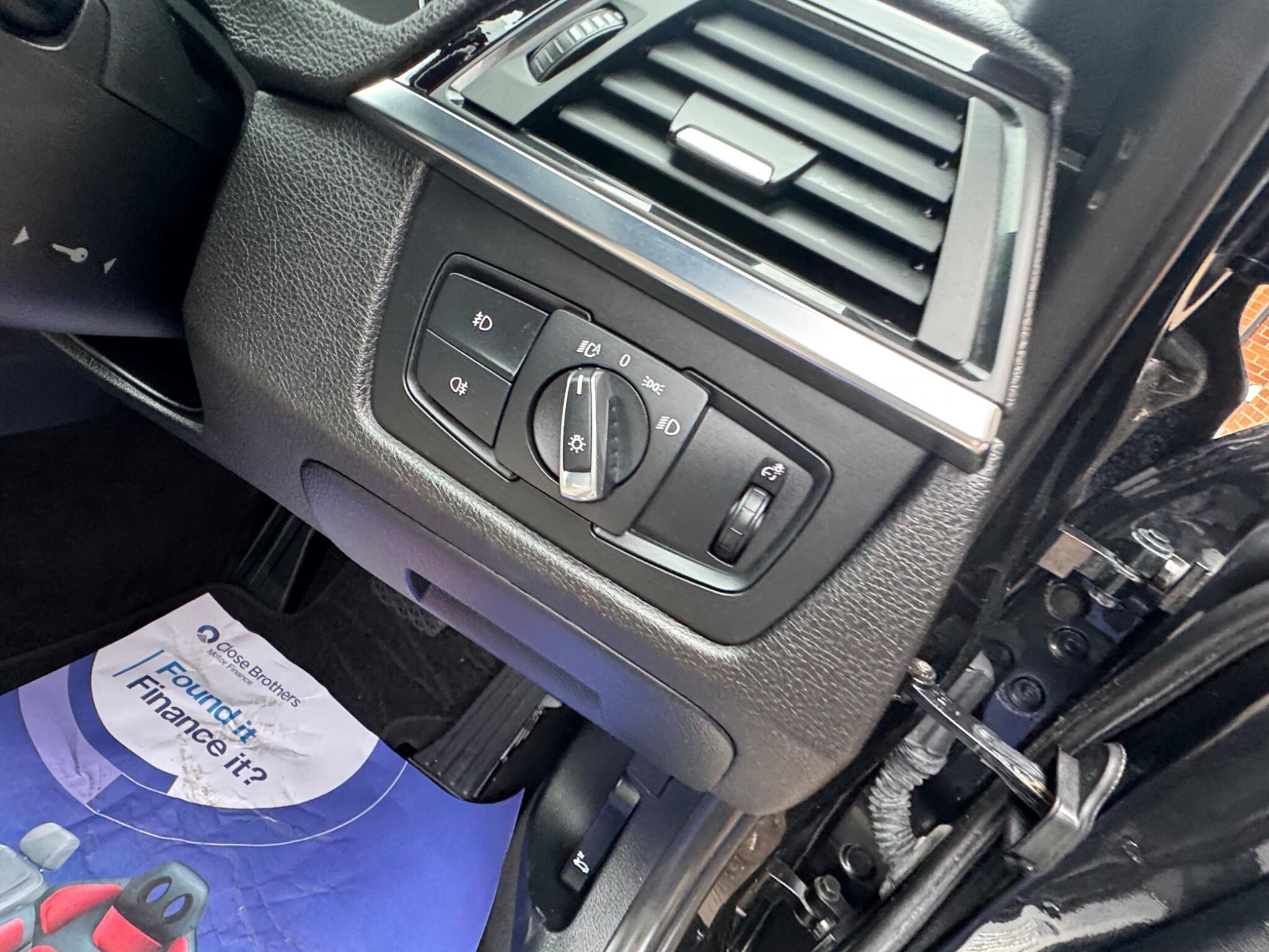 BMW 3 Series view 12
