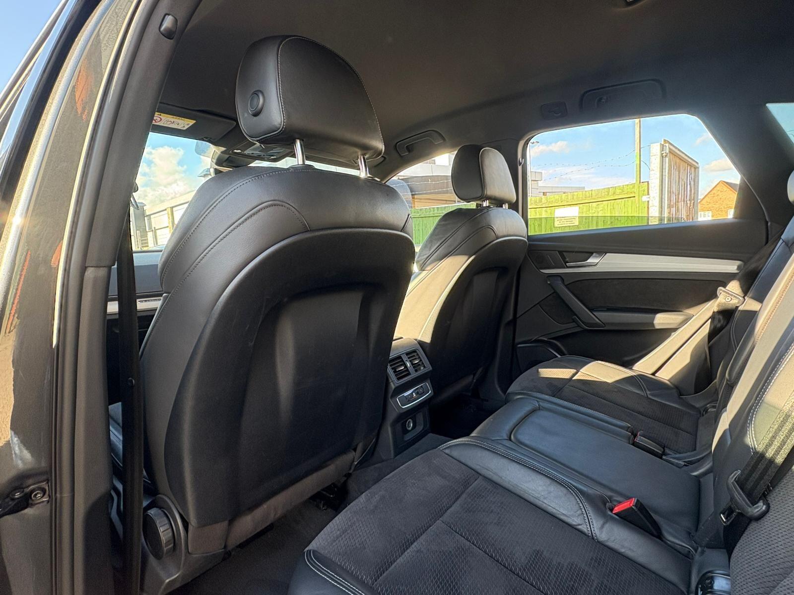 Audi Q5 view 21