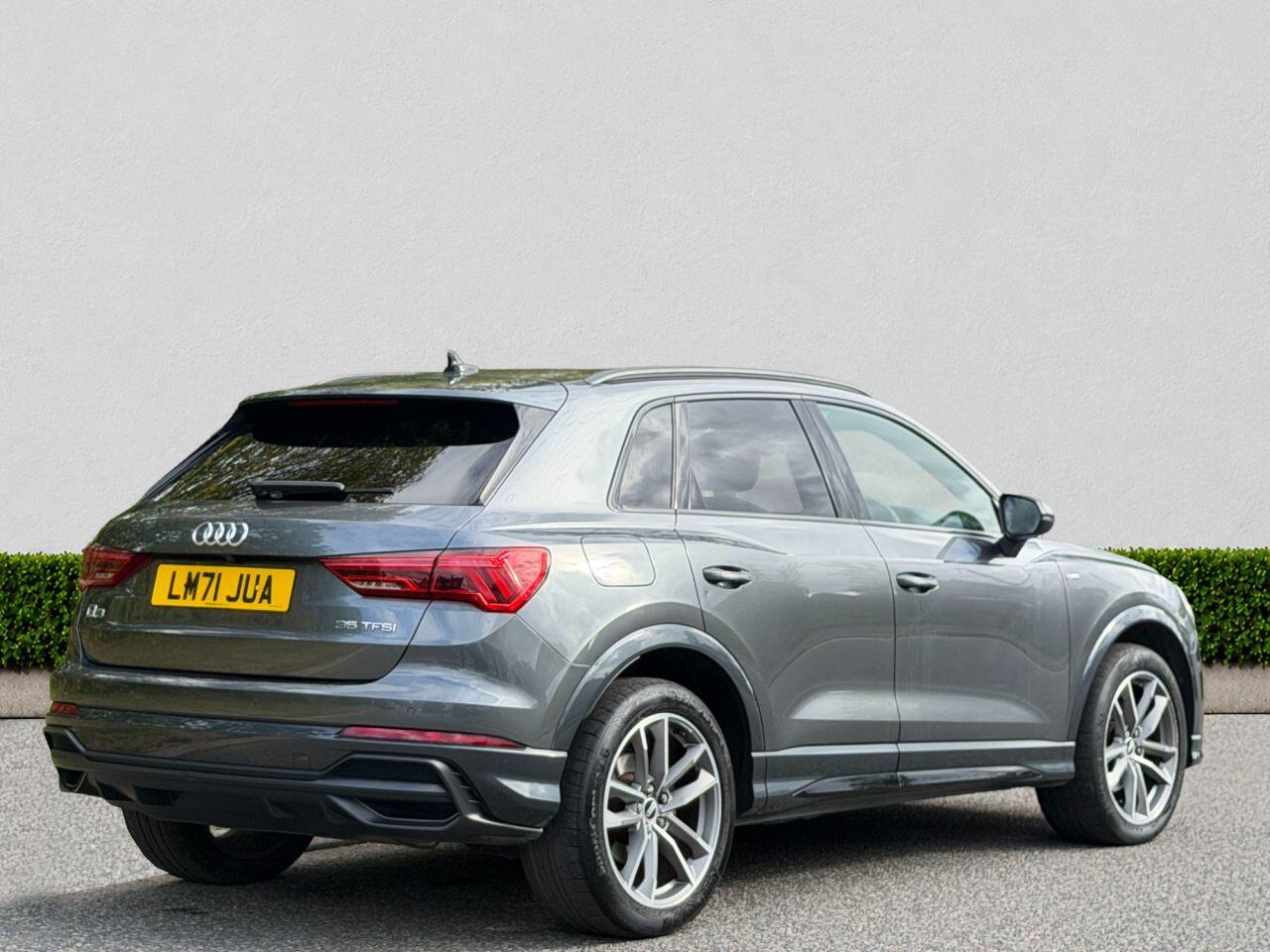 Audi Q3 view 7