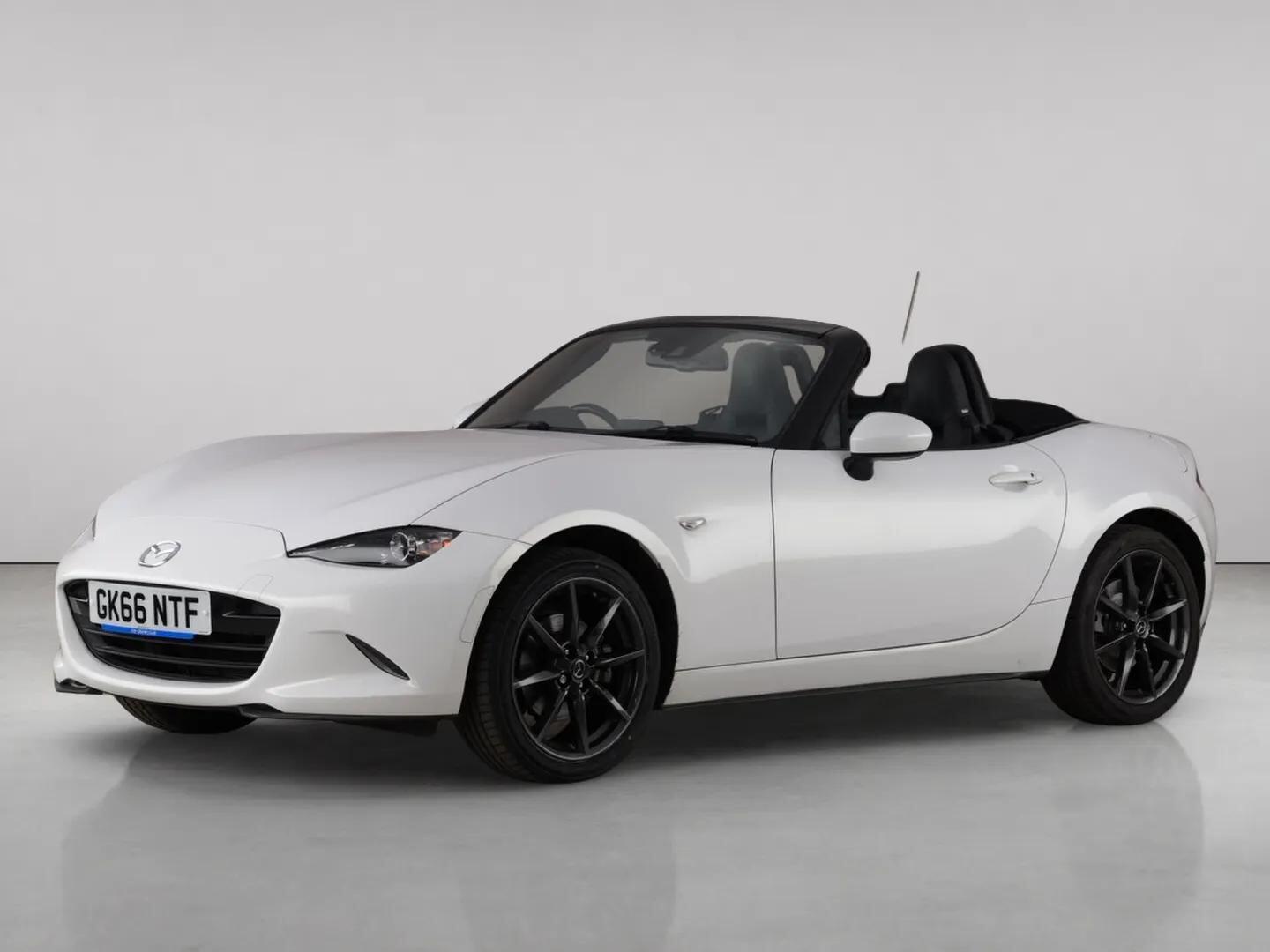 Mazda MX-5 view 2