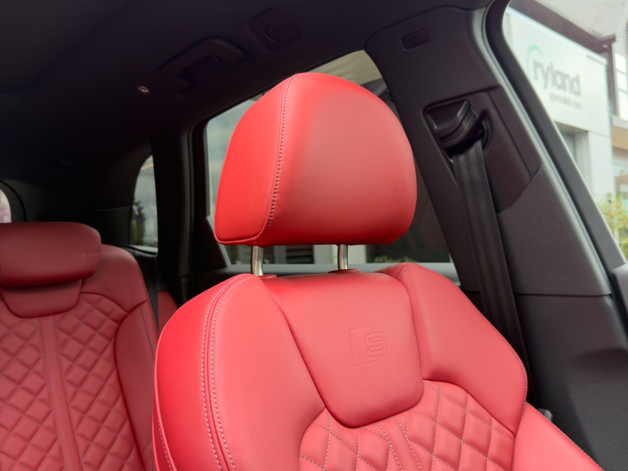 Audi Audi SQ5 view 14