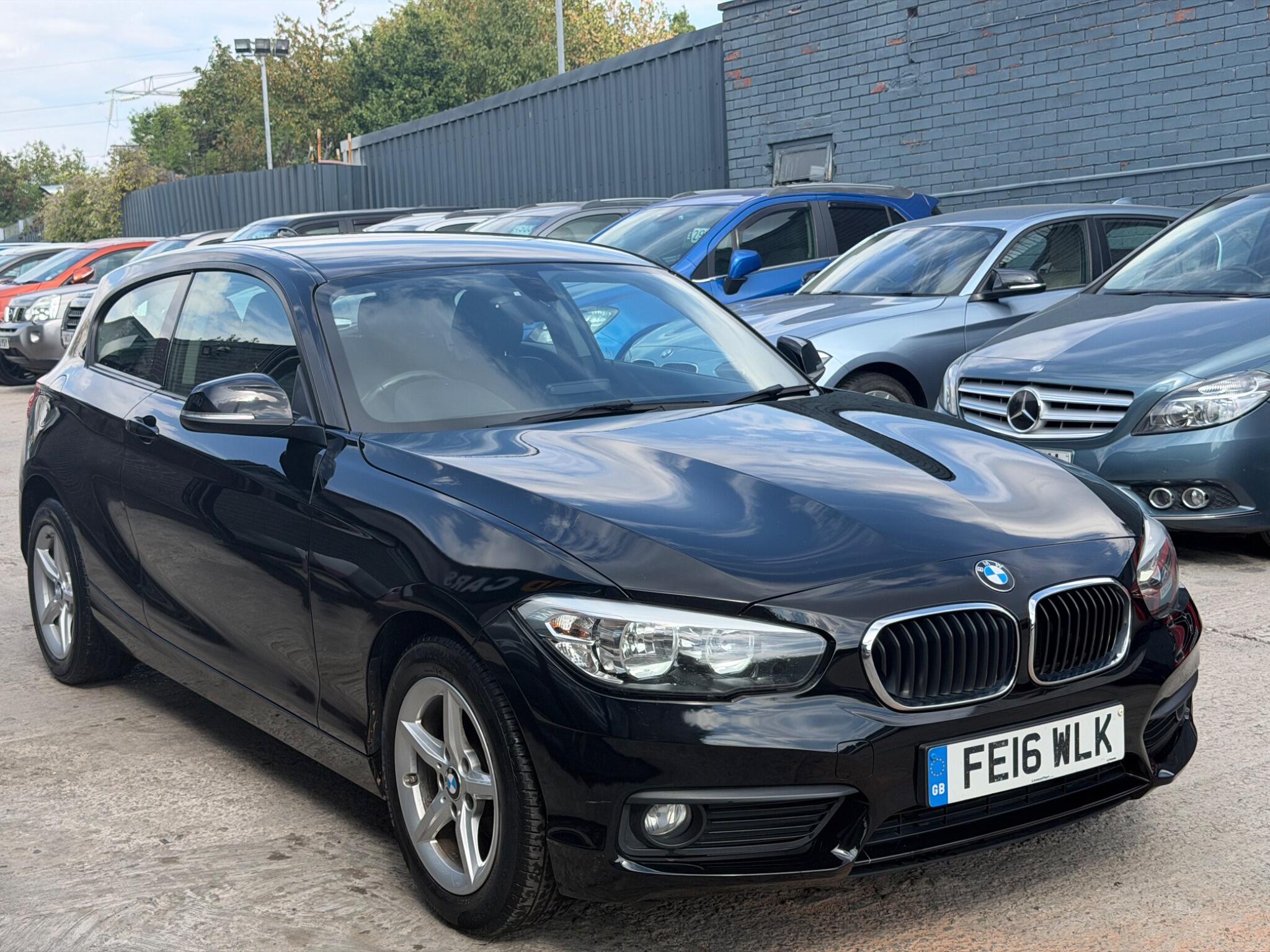 BMW 1 Series view 3