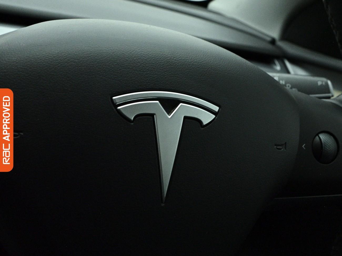 Tesla Model Y view 23