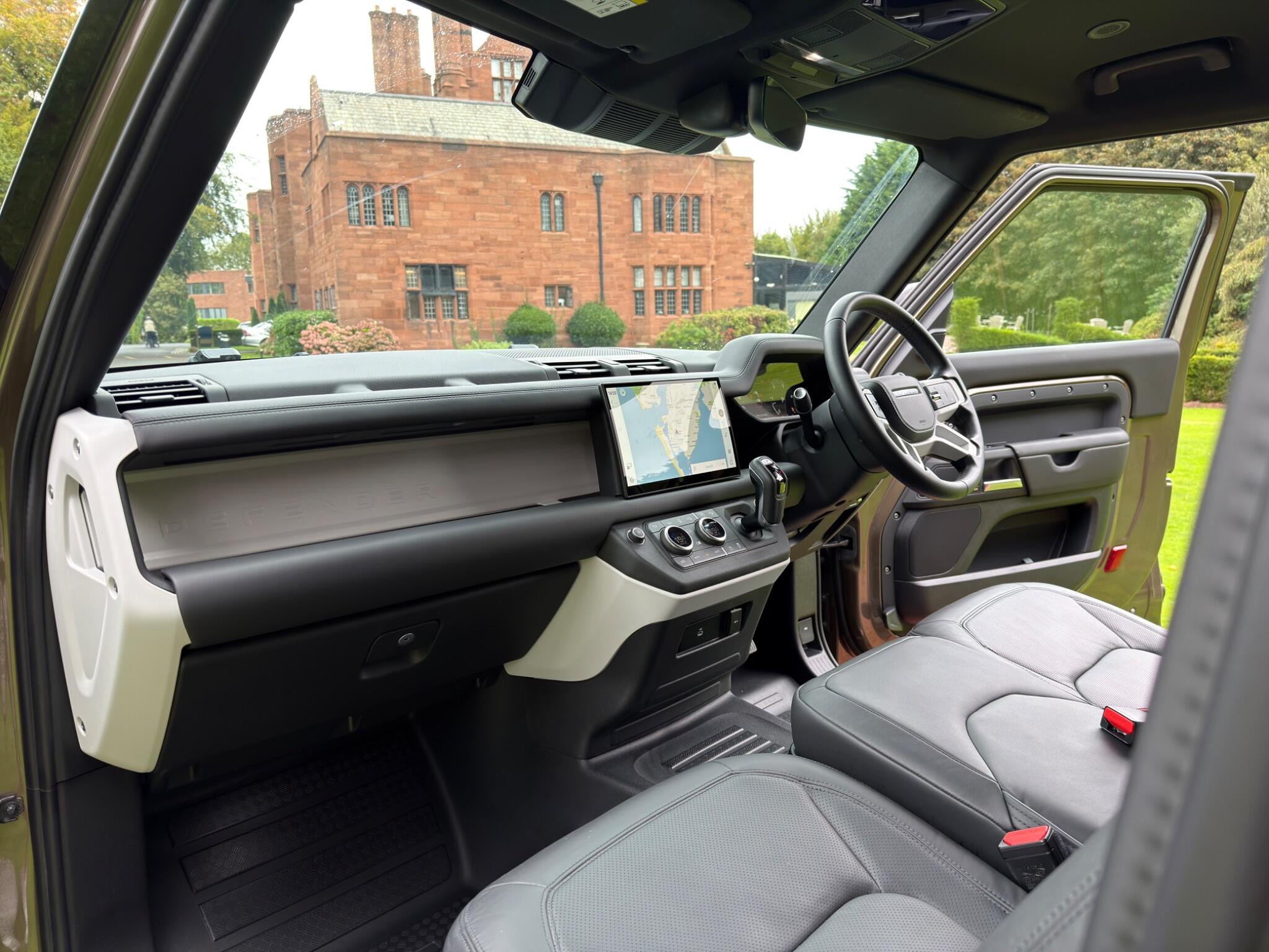 Land Rover Defender view 20