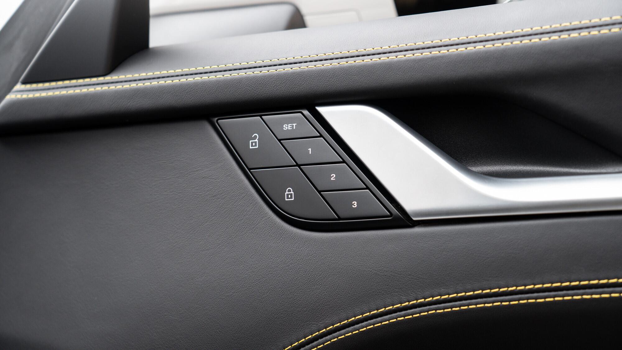 Porsche 911 view 44