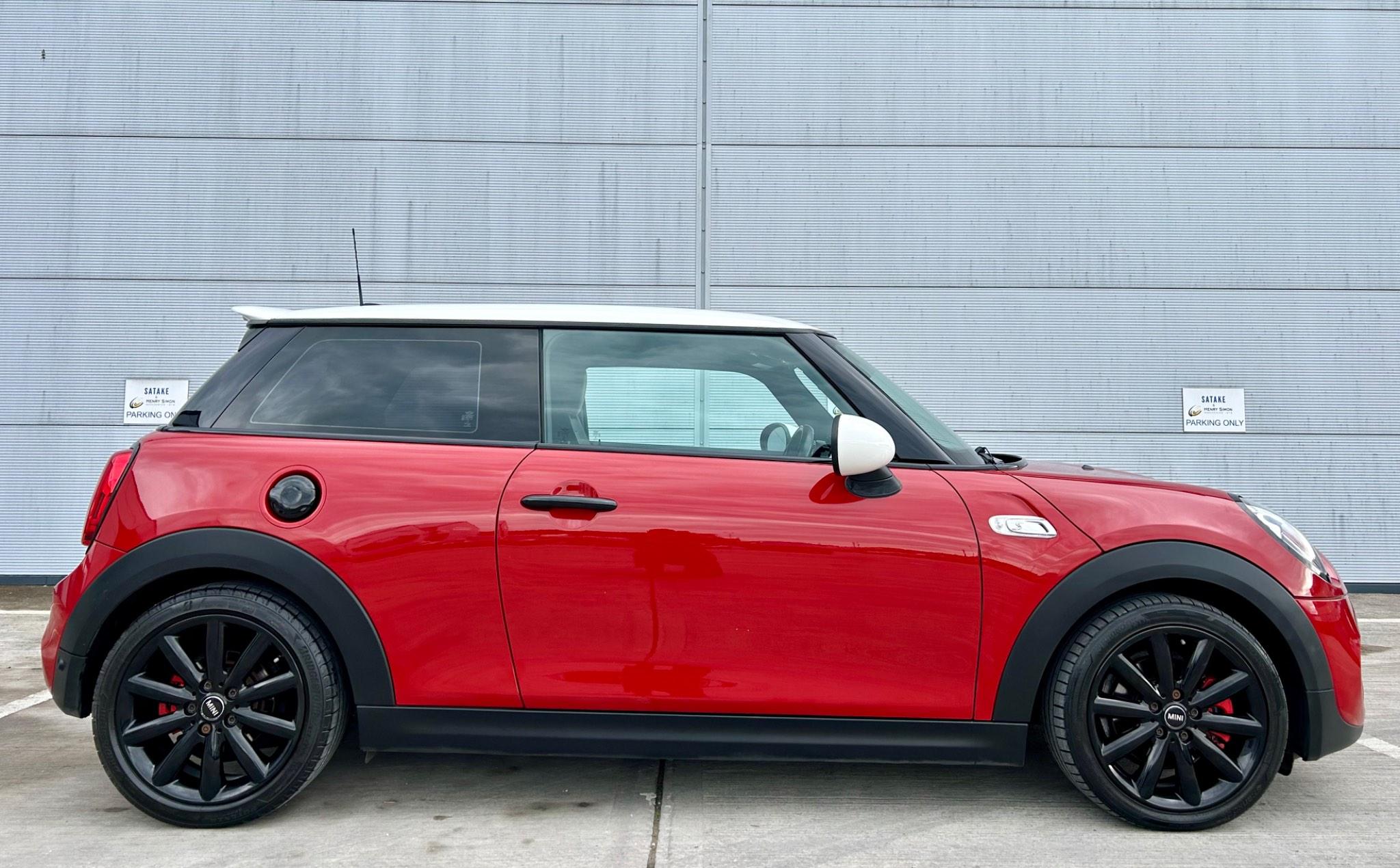 Mini Hatch view 7