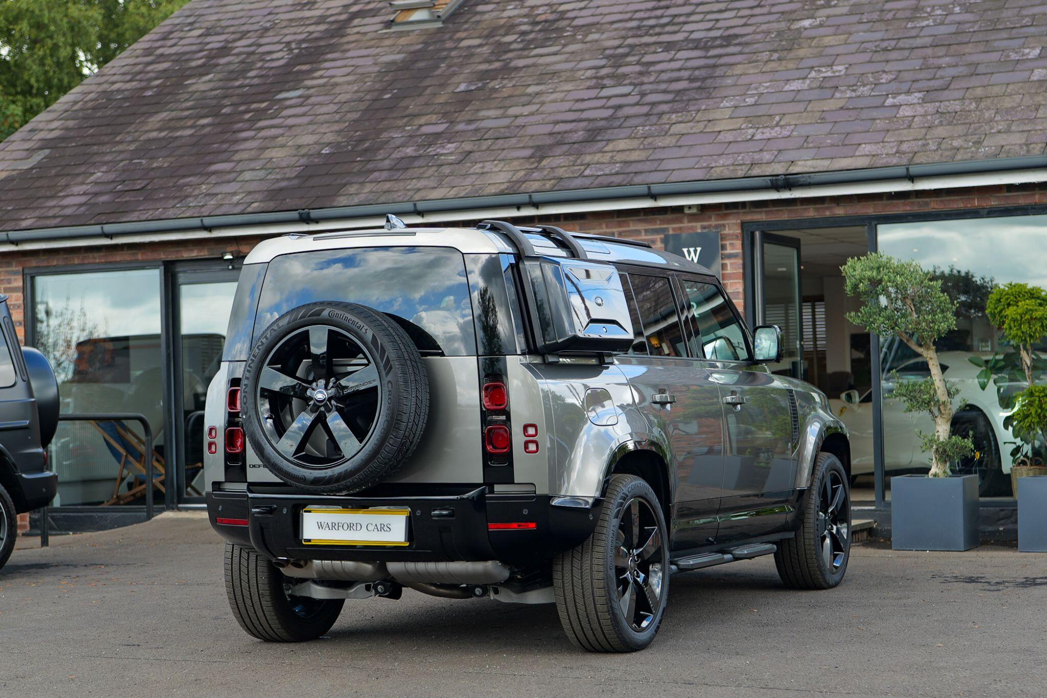 Land Rover Defender view 4