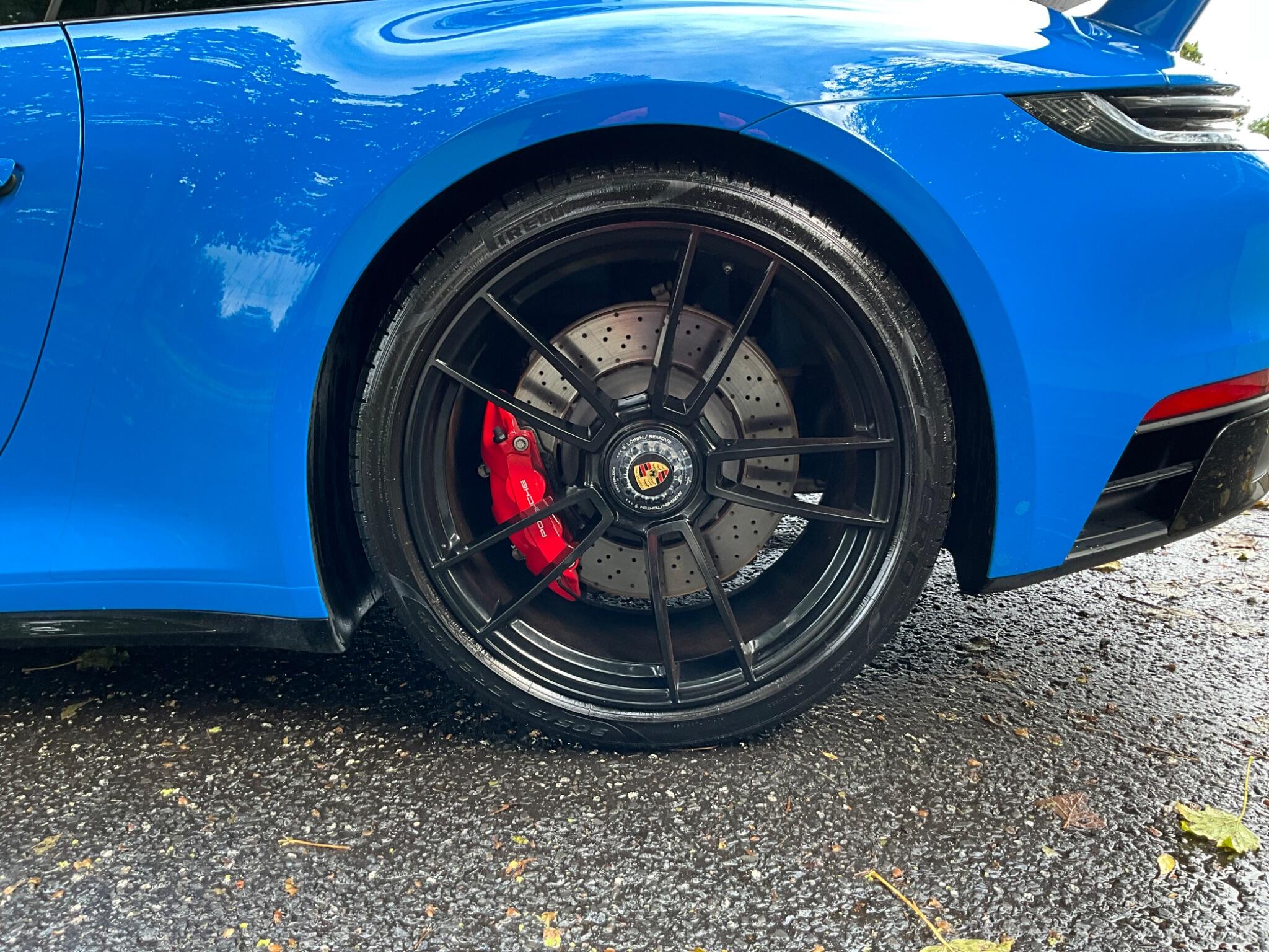 Porsche 911 view 18