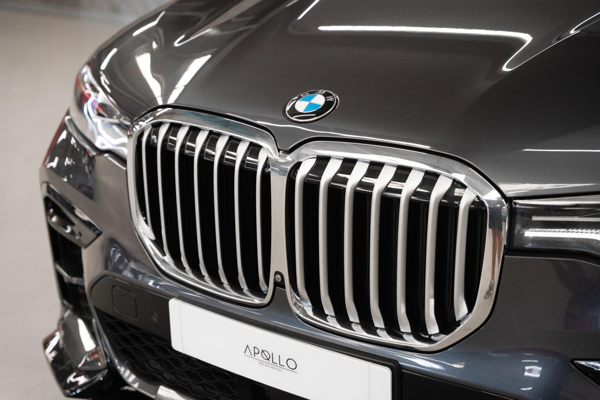 BMW X7 view 48