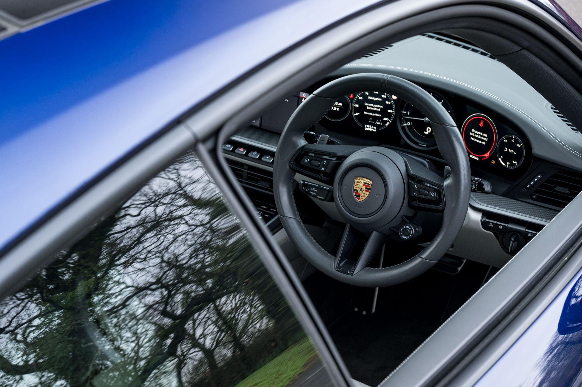 Porsche 911 view 36