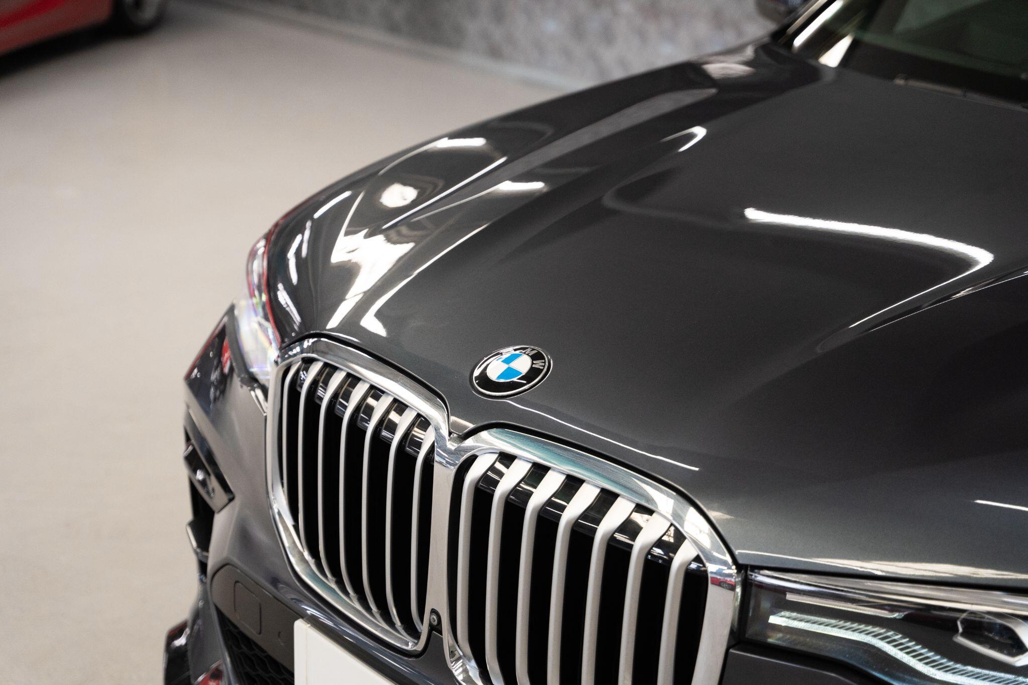 BMW X7 view 51