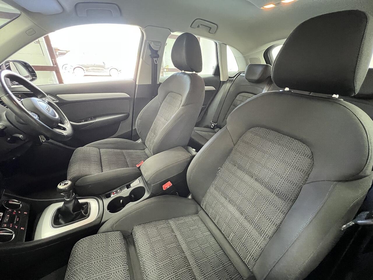 Audi Q3 view 16