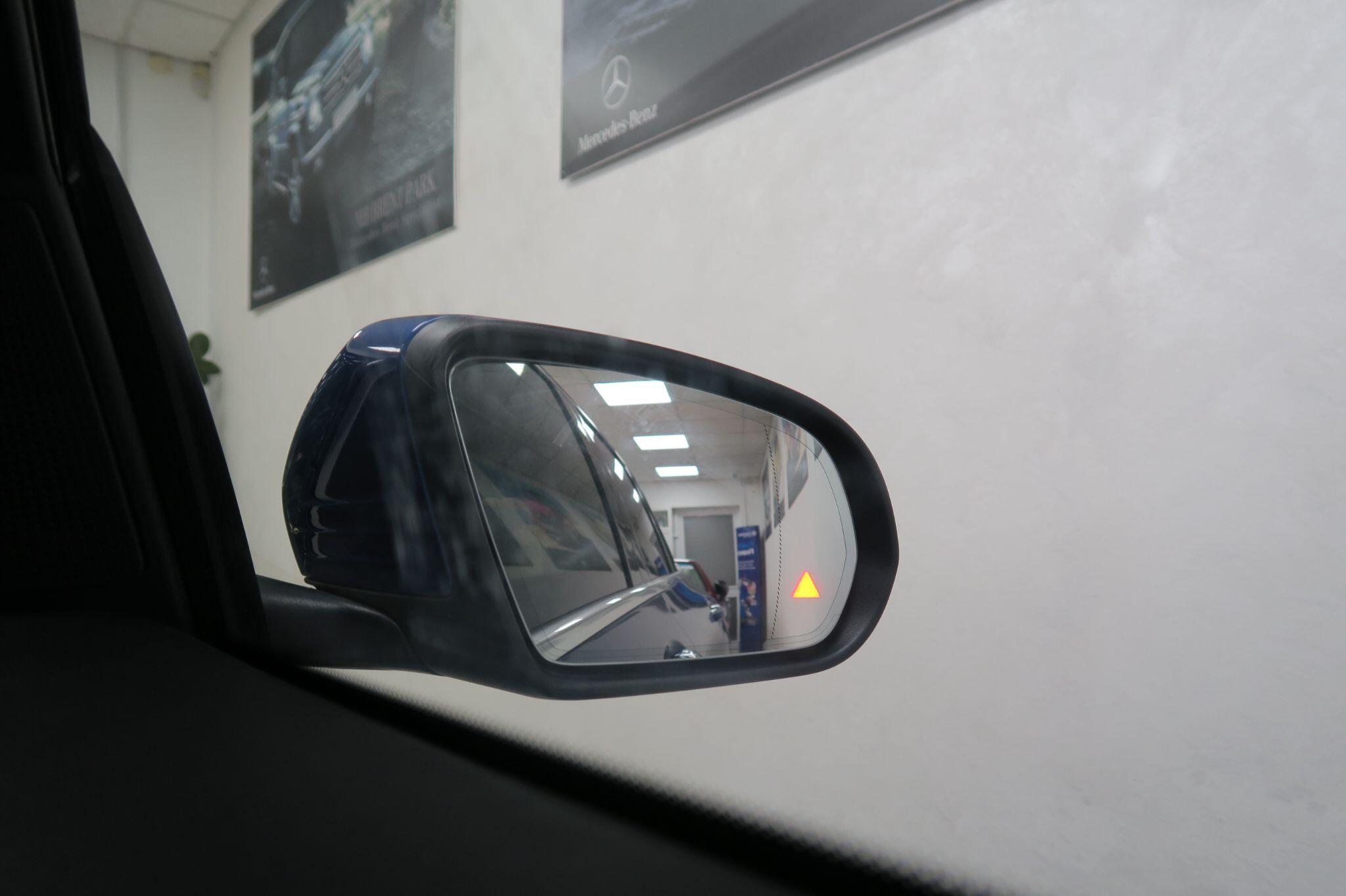 Mercedes-Benz EQC view 18