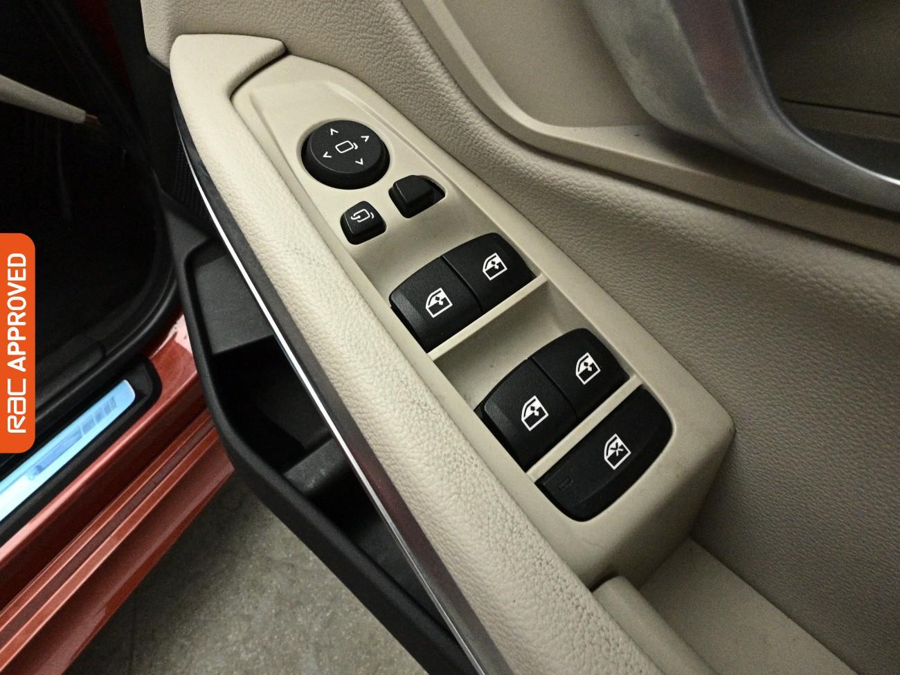 BMW 3 Series view 27