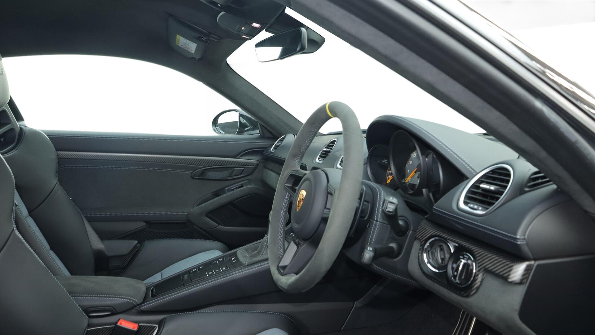 Porsche Cayman view 7