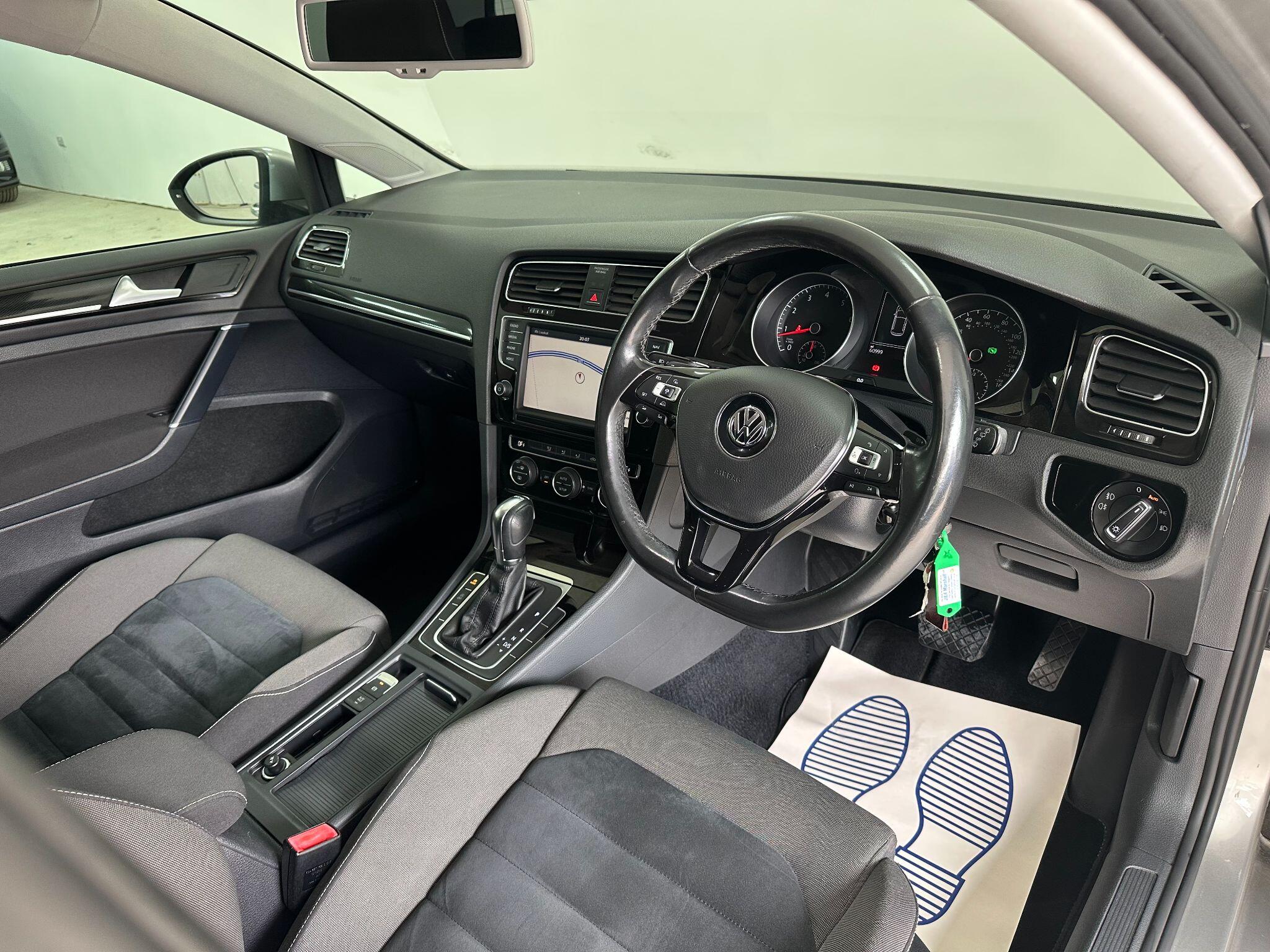 2014 Volkswagen Golf image 15