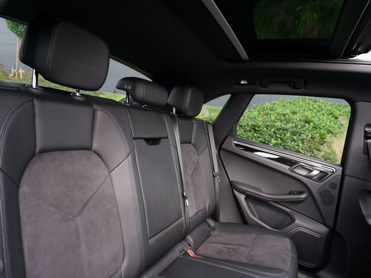 Porsche Macan view 19