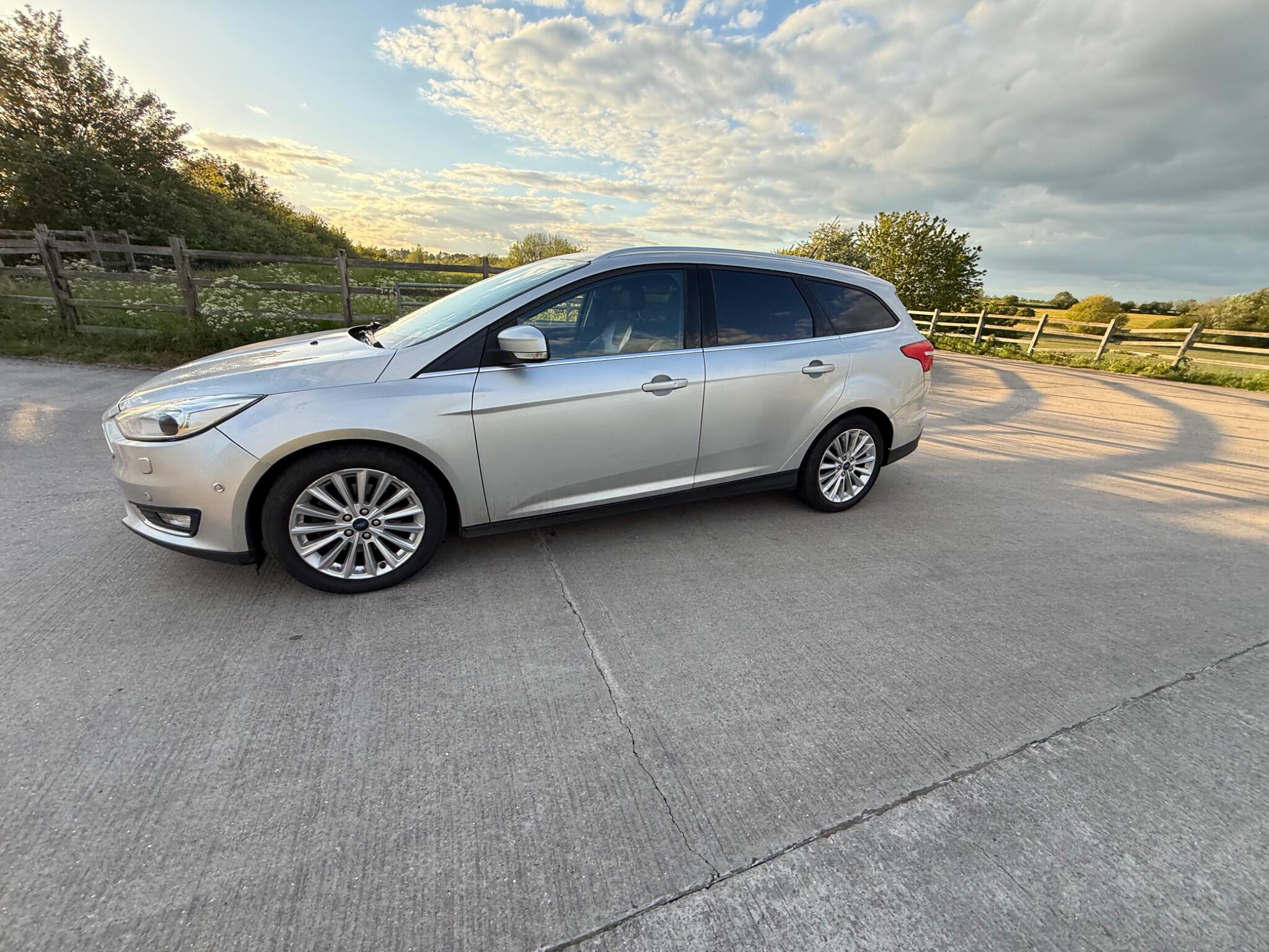 Ford Focus 1.5T EcoBoost Titanium X Euro 6 (s/s) 5dr — photo 16 of 126