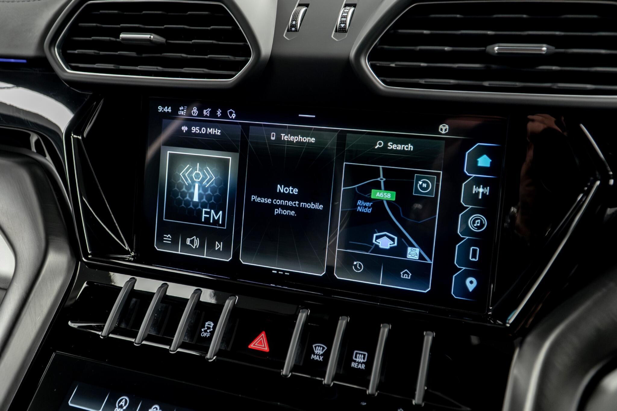 Lamborghini Urus view 43