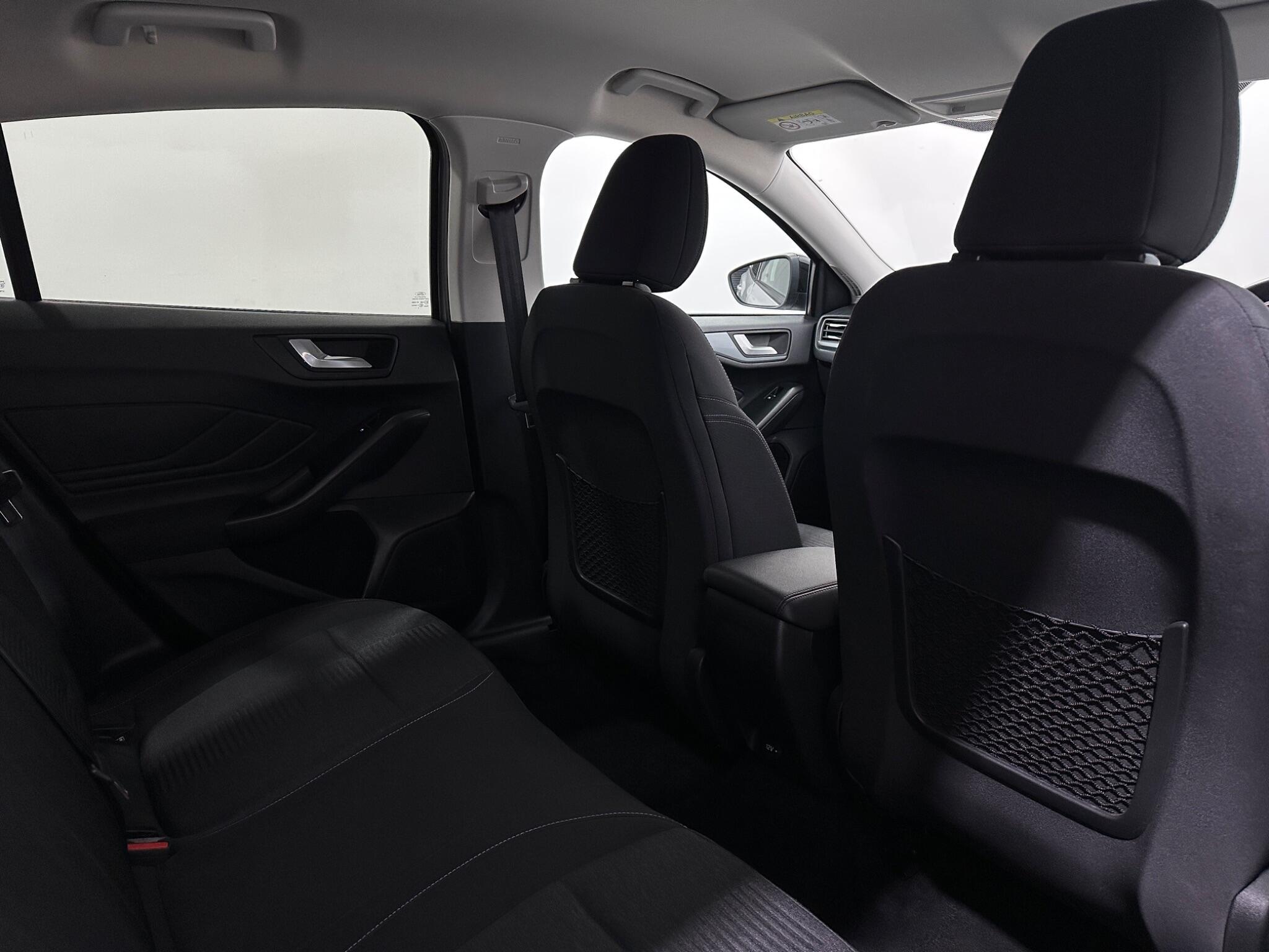 Ford Focus view 38