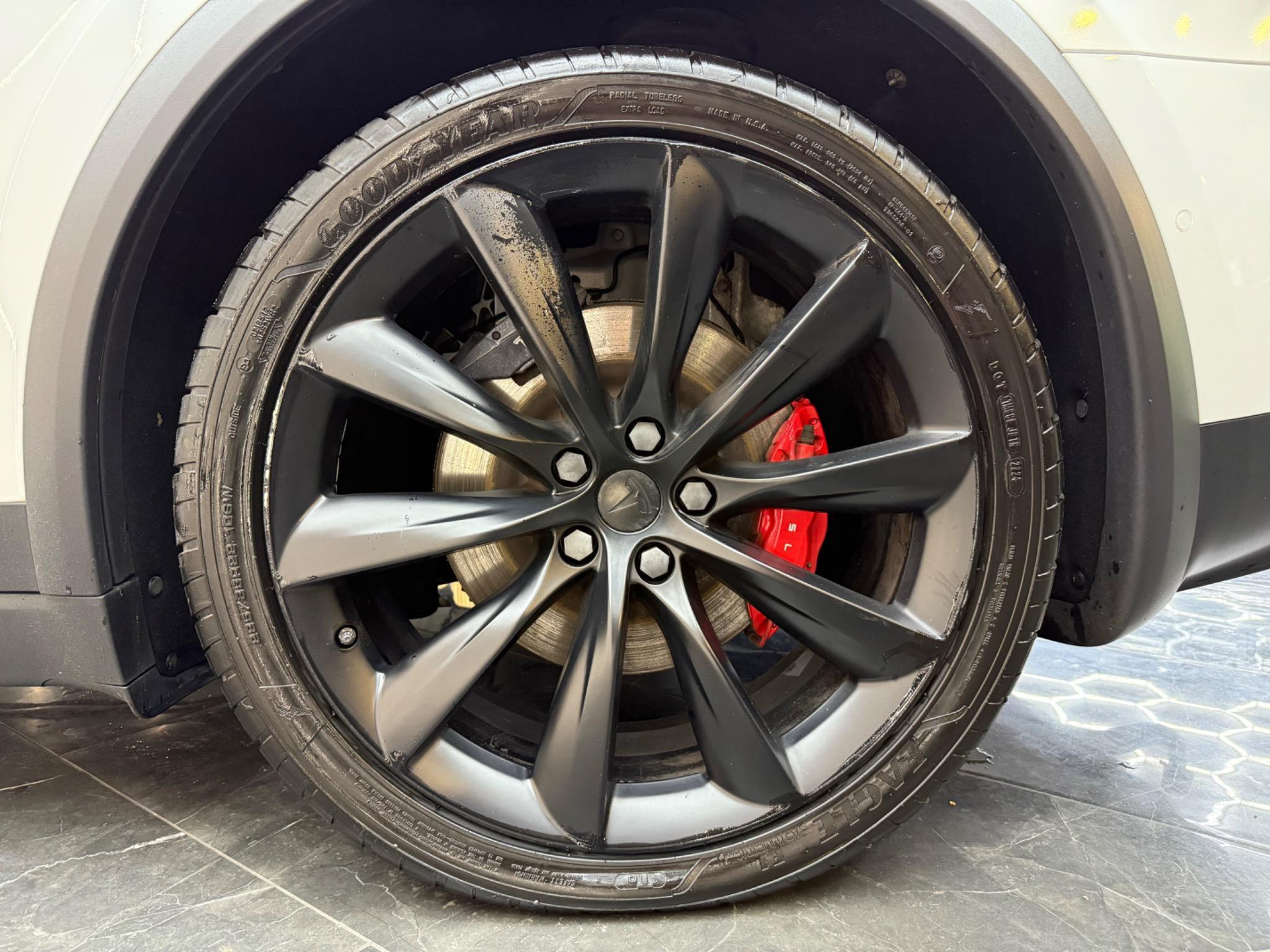 Tesla Model X view 47