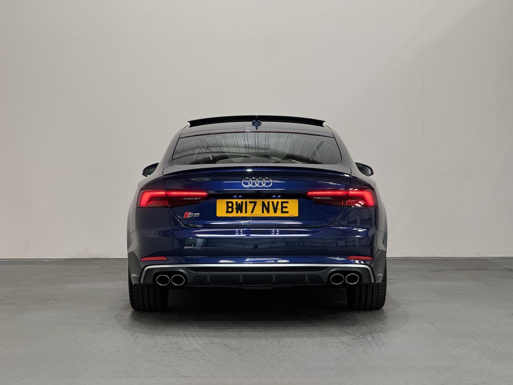 Audi S5 view 13