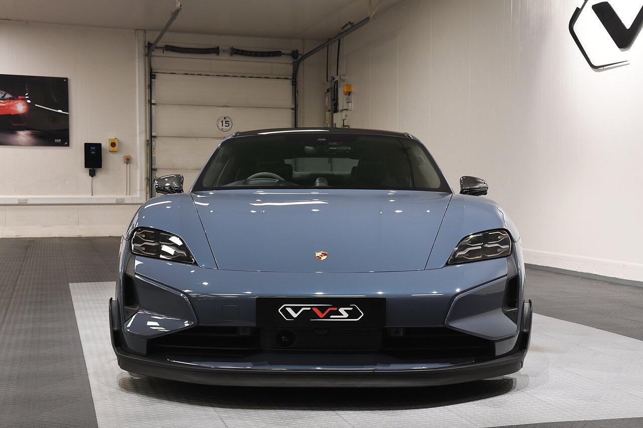 Porsche Taycan view 38