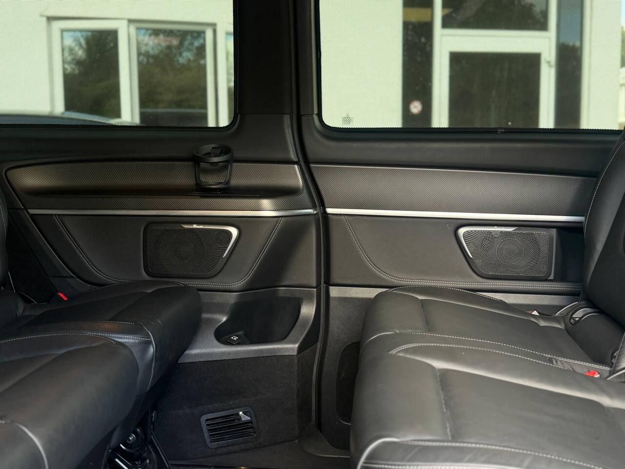 Mercedes-Benz V-Class view 15