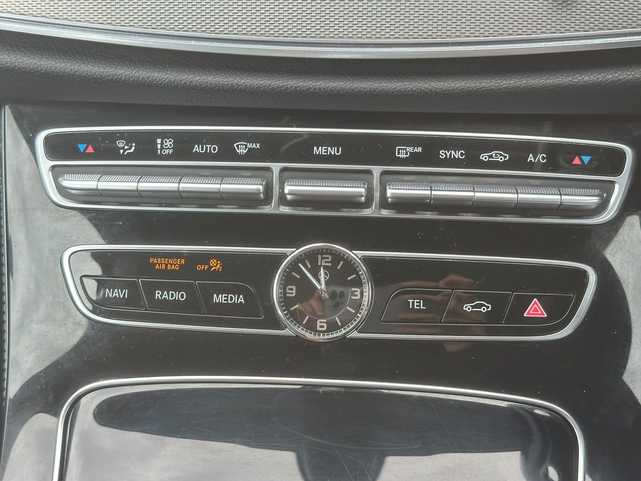 Mercedes-Benz E Class view 21