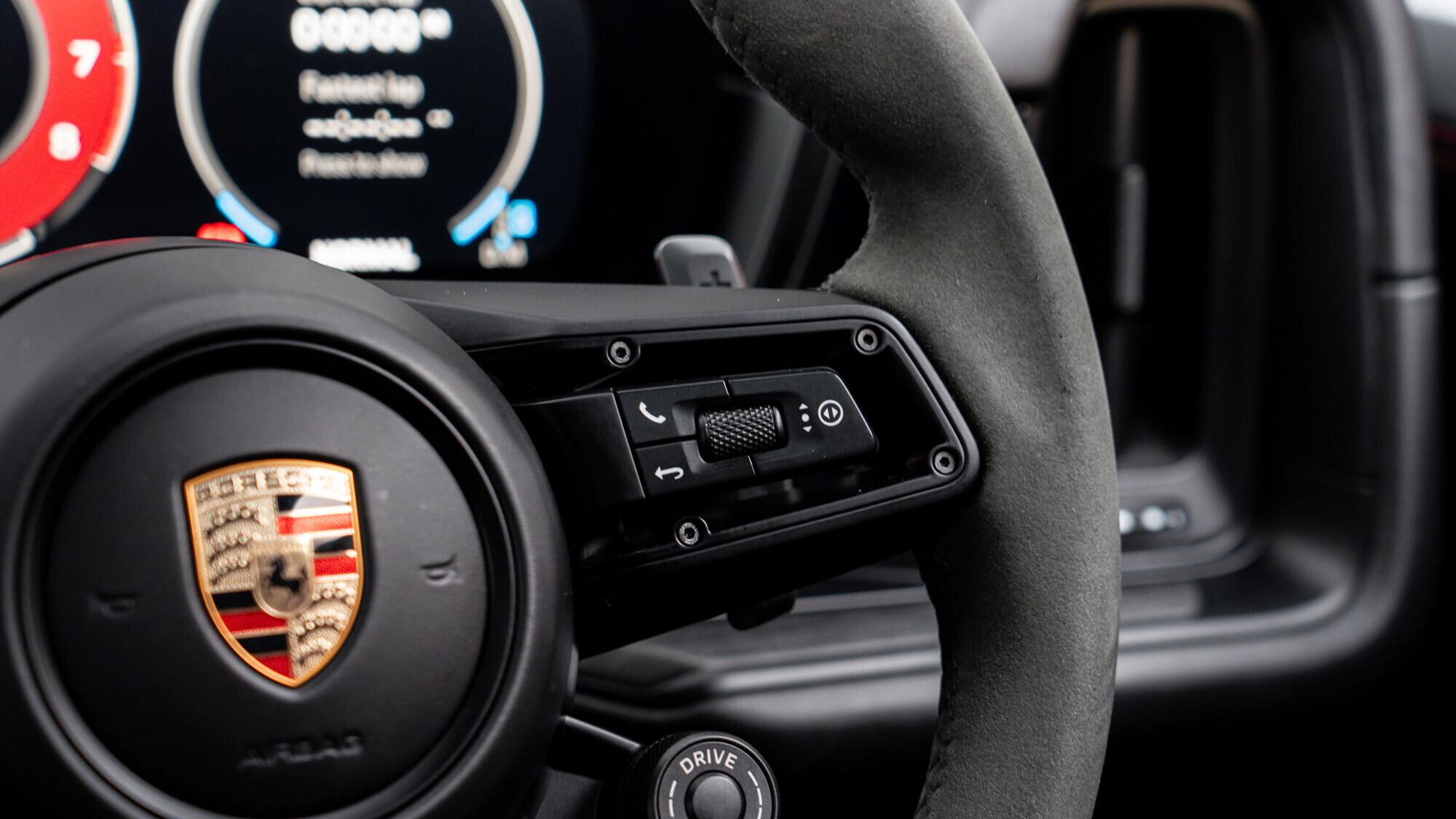 Porsche Cayenne view 22