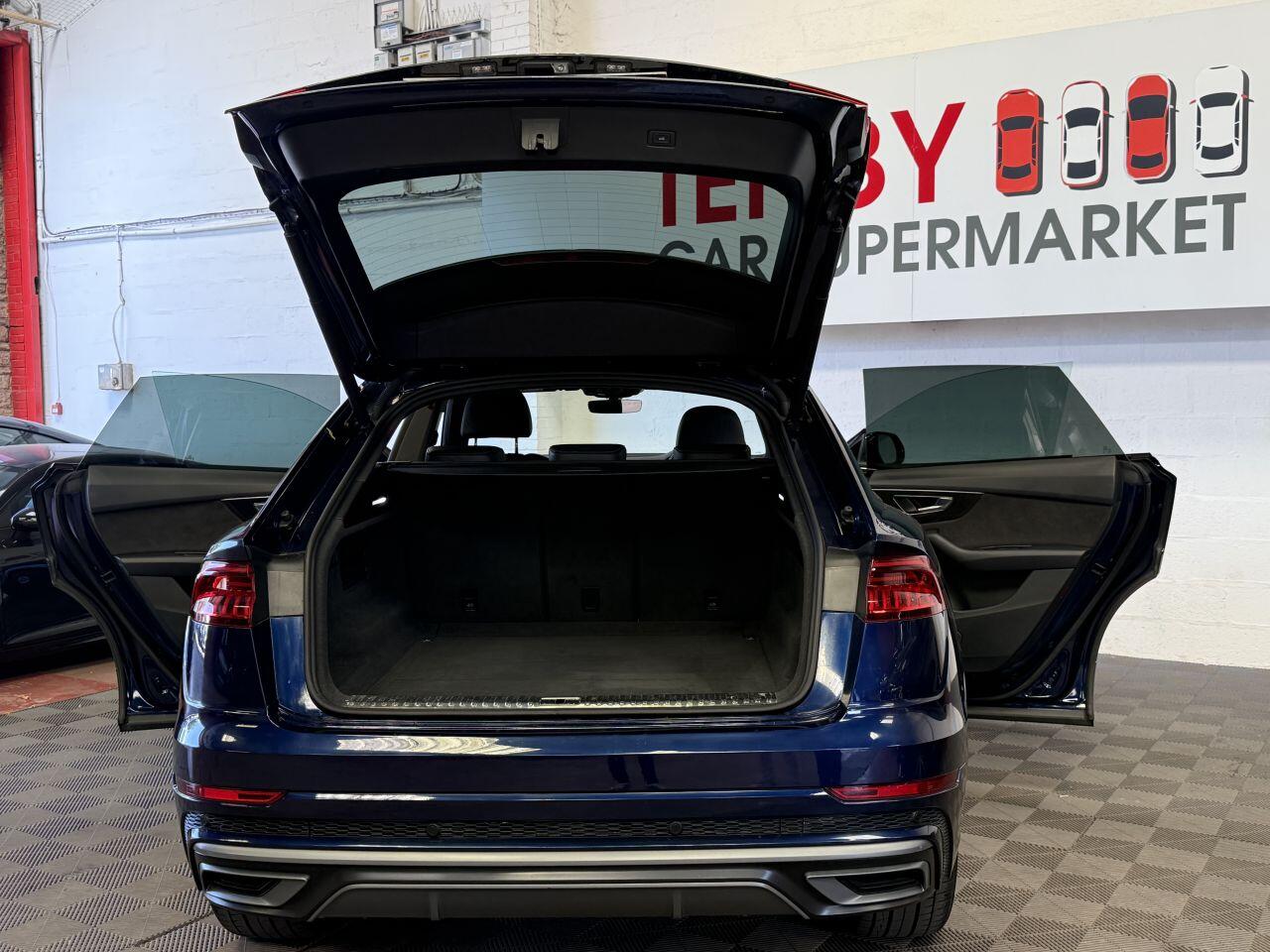 Audi Q8 view 15
