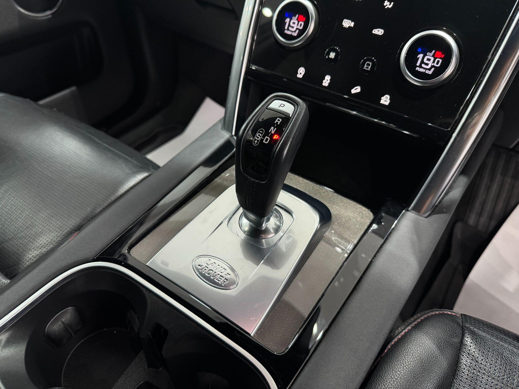 Land Rover Discovery Sport view 43