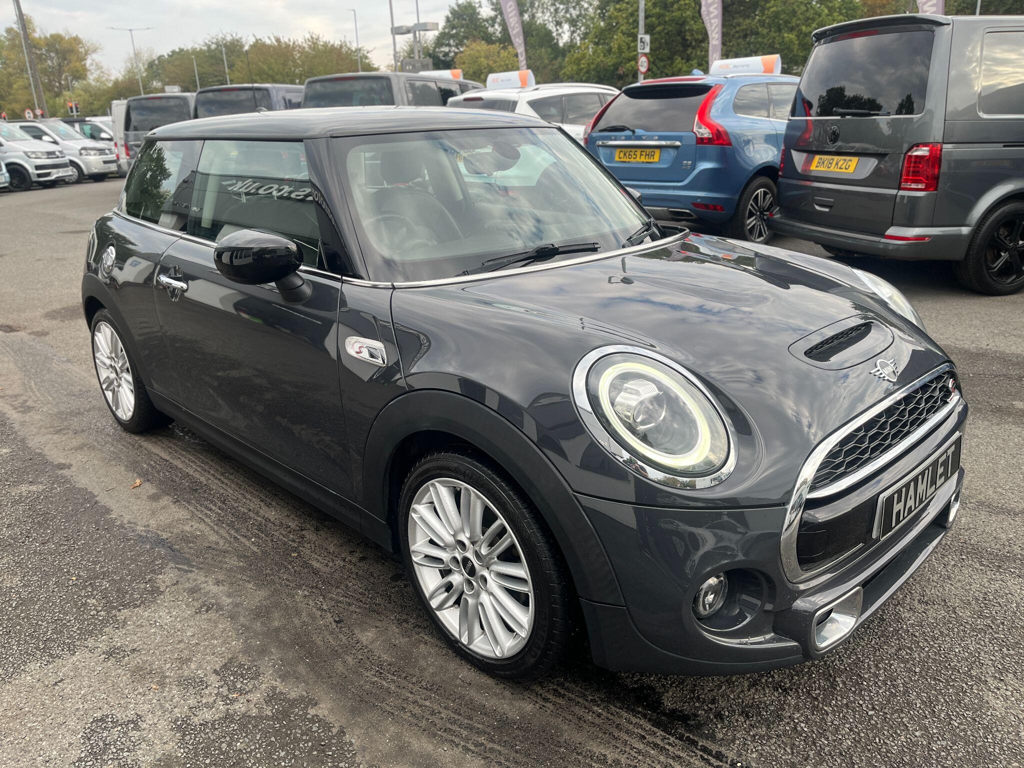 Mini Hatch view 8