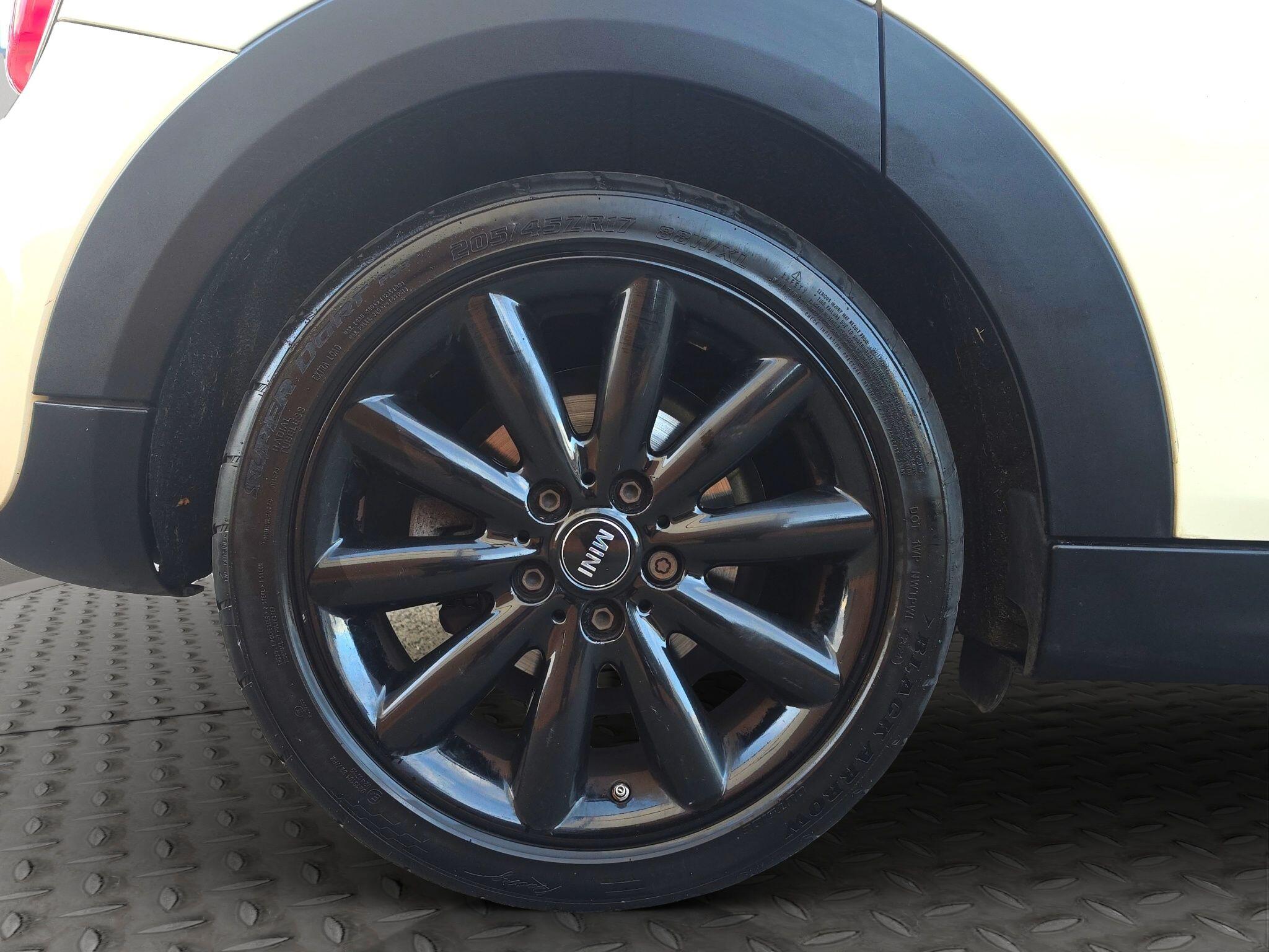 Mini Cooper view 19