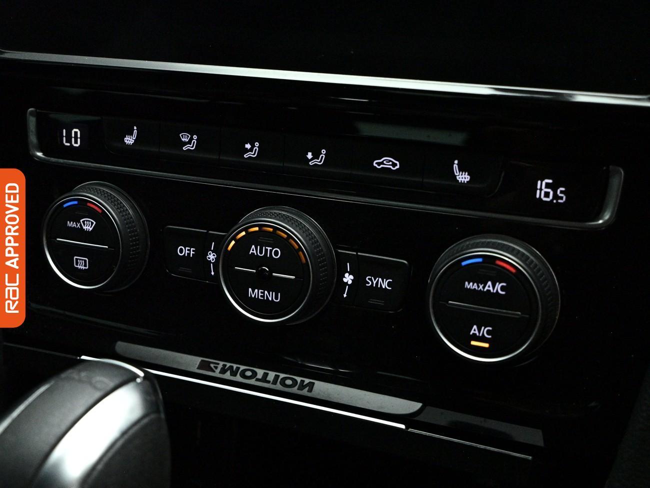 Volkswagen Golf view 21
