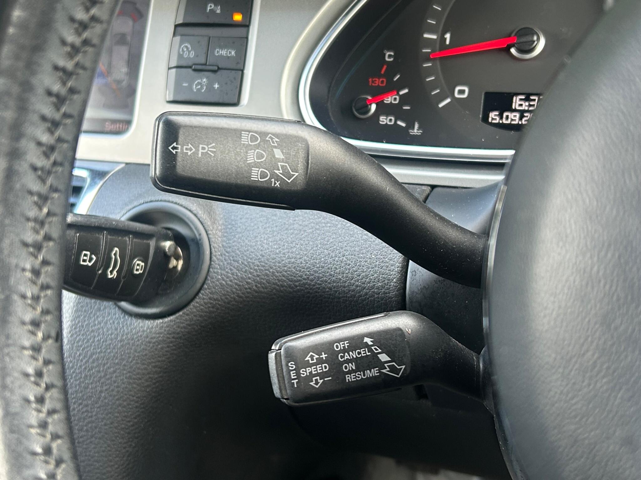 Audi Q7 view 42