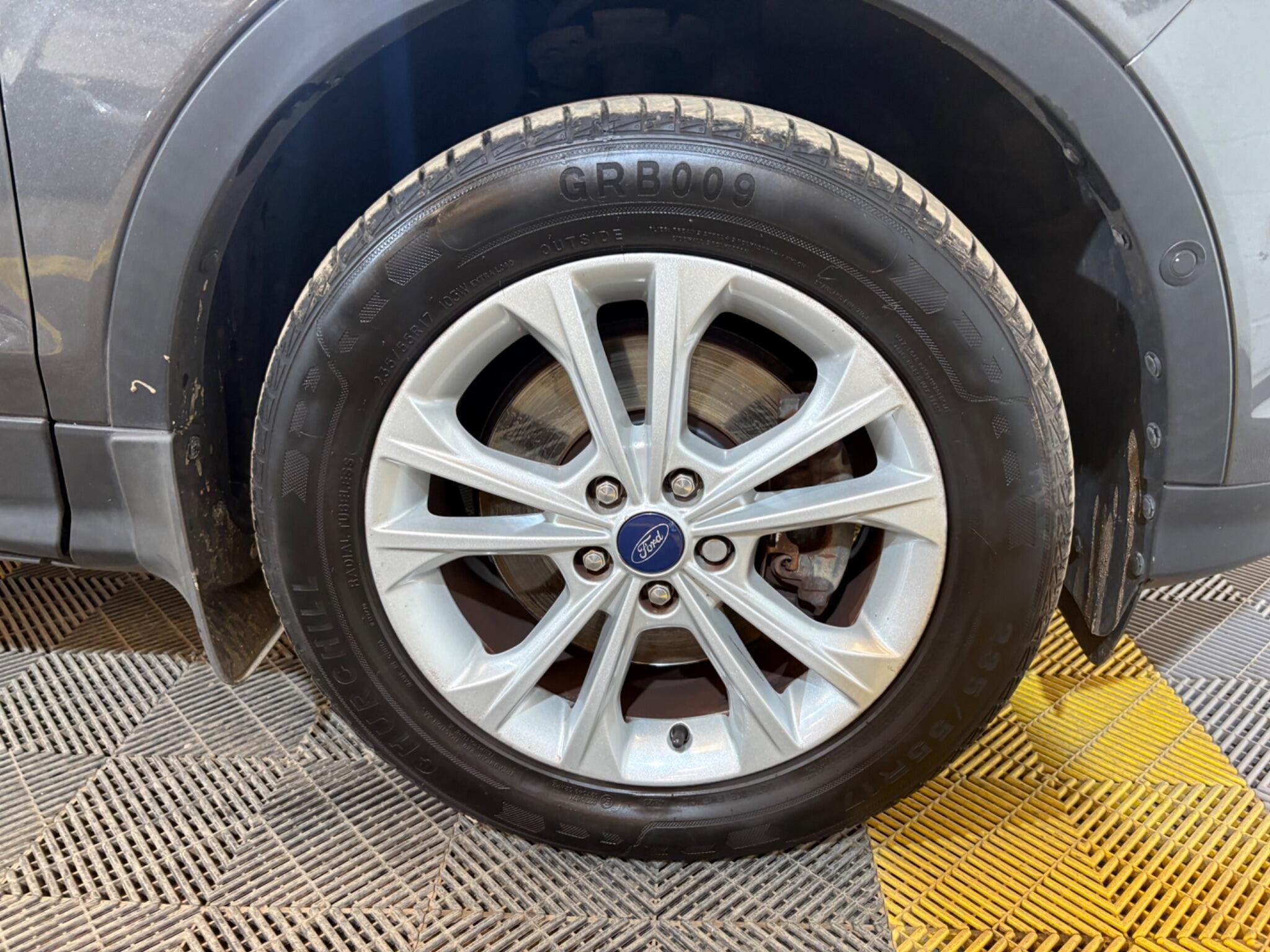 Ford Kuga view 42
