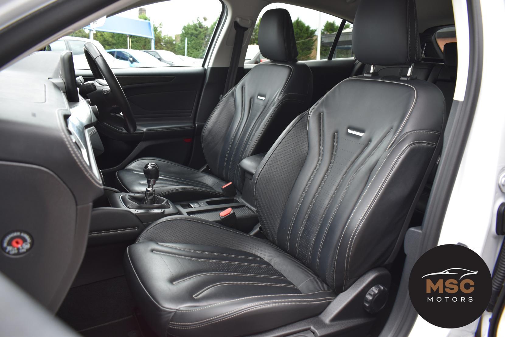 Ford Focus view 36
