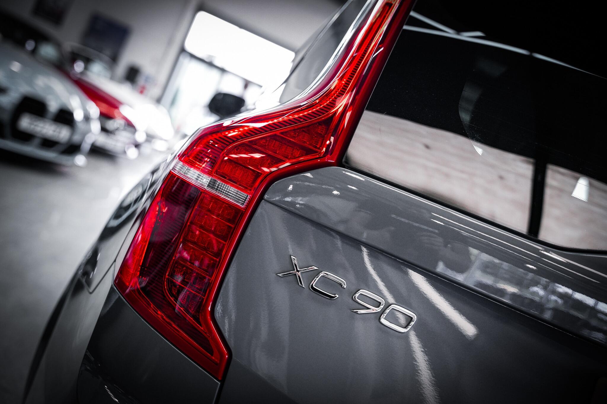 Volvo XC90 view 38