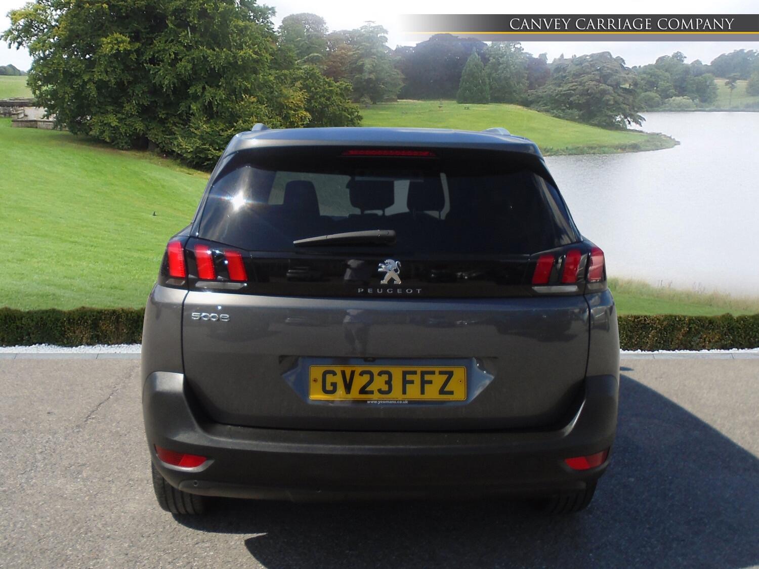 Peugeot 5008 view 8
