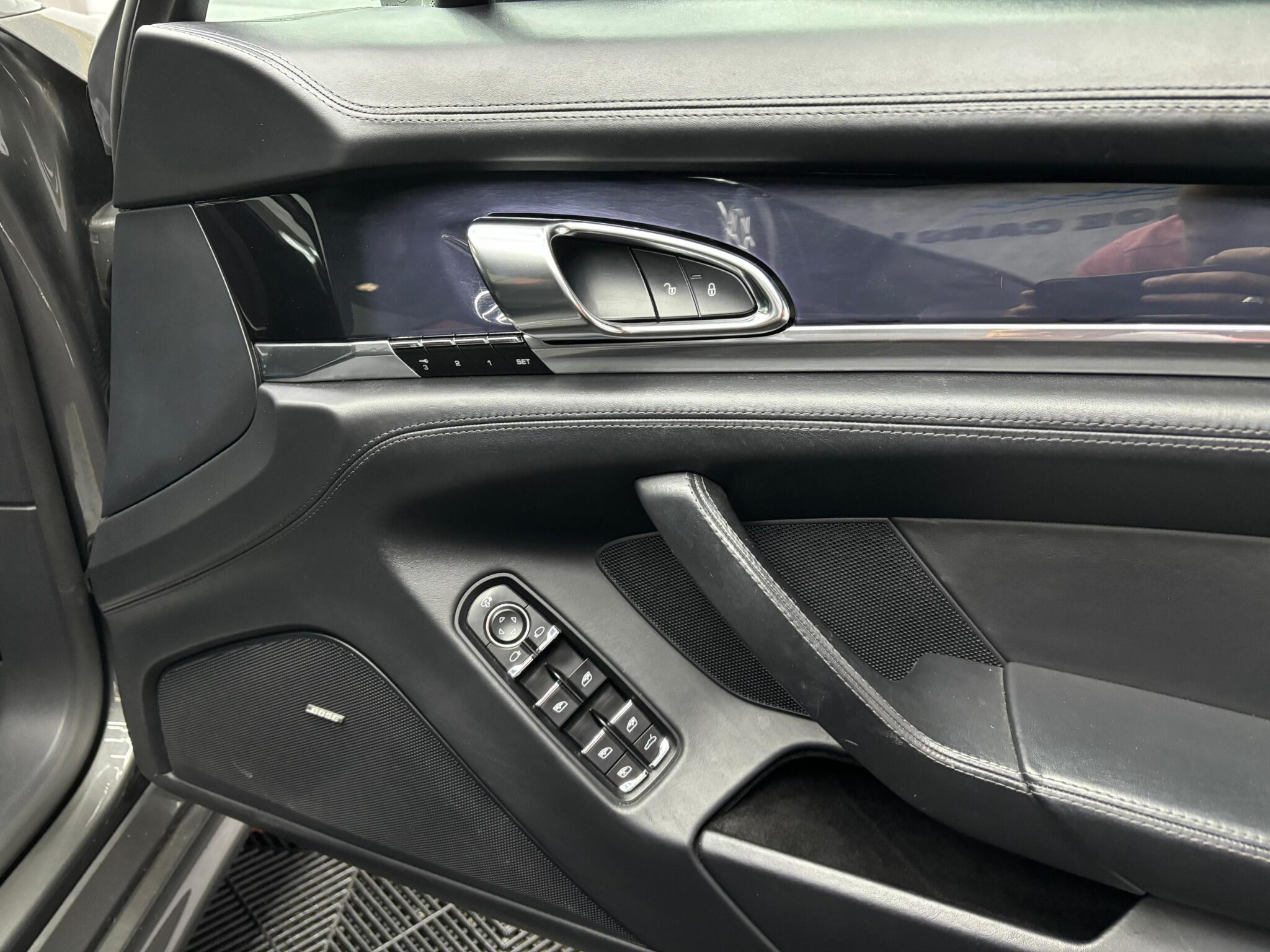 Porsche Panamera view 26
