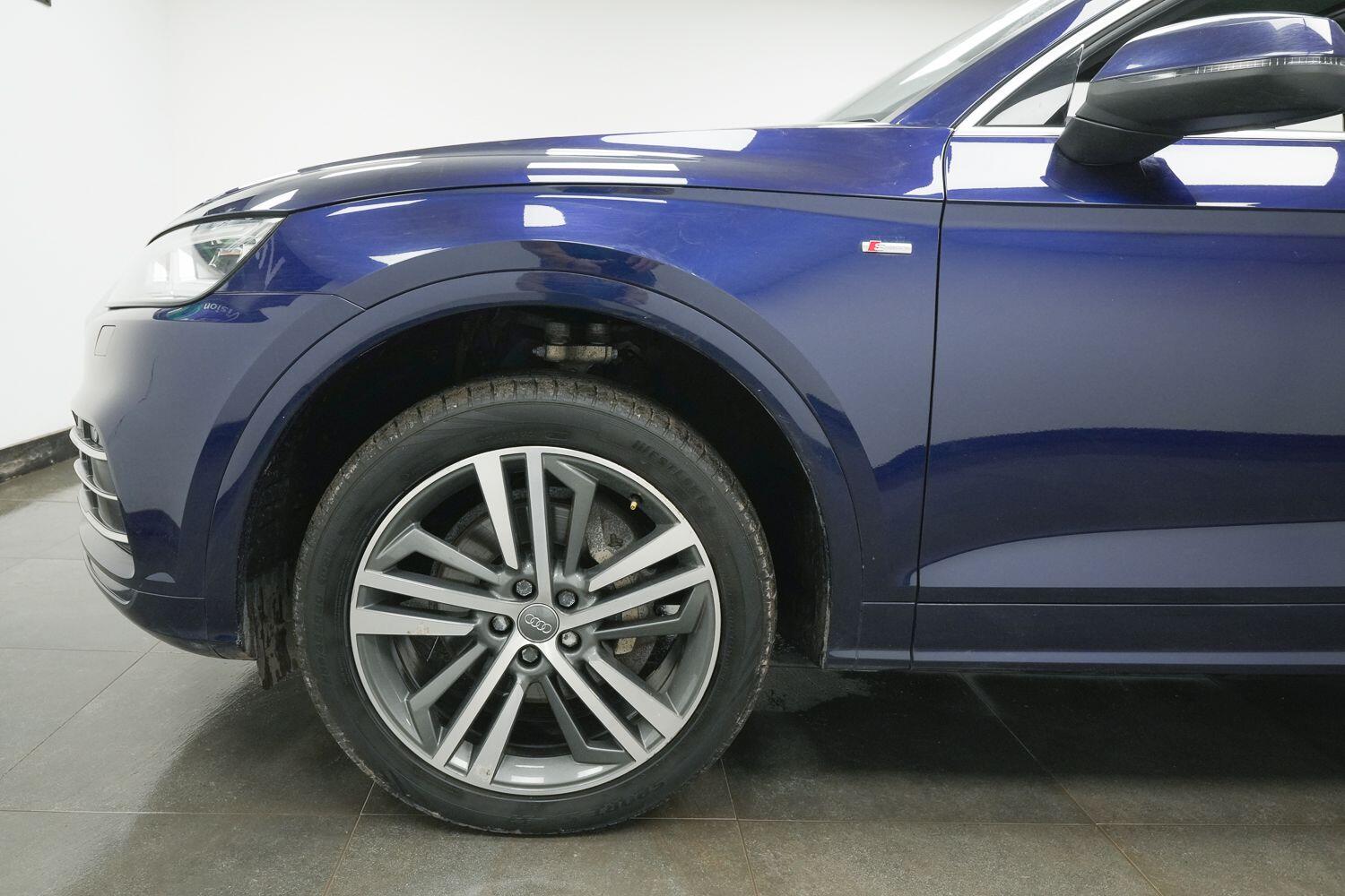 Audi Q5 view 6