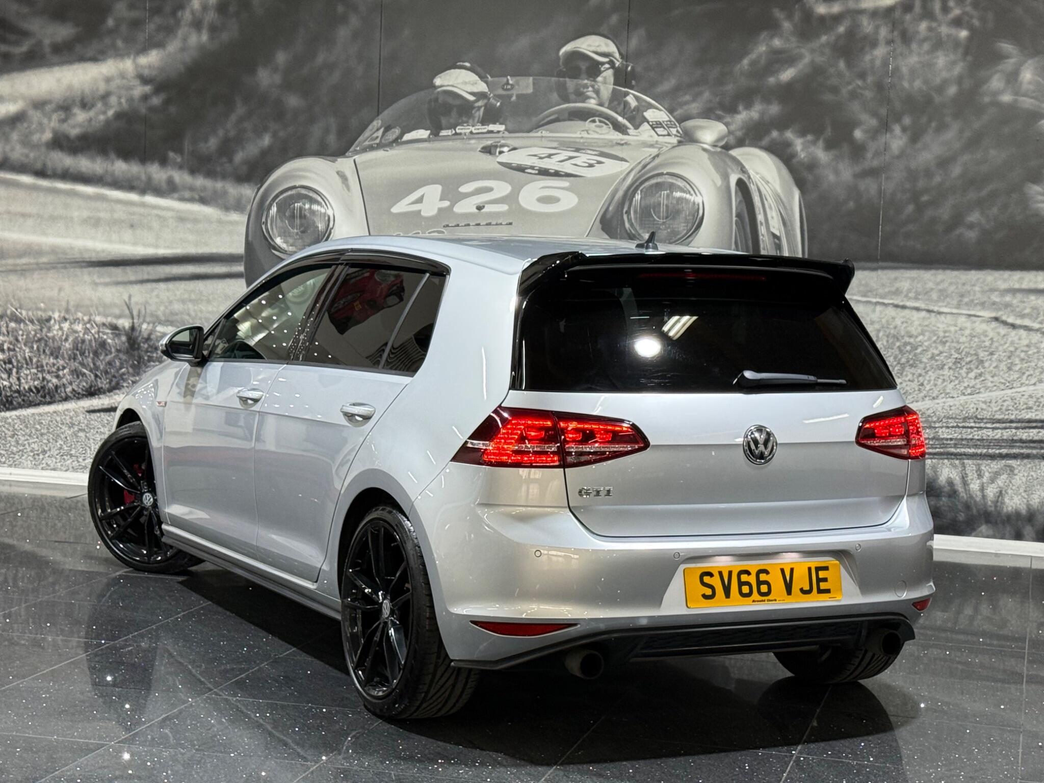 Volkswagen Golf view 22