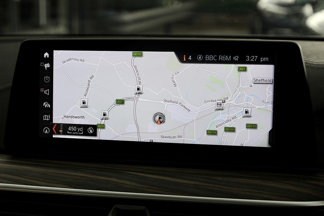 BMW 5 Series view 27