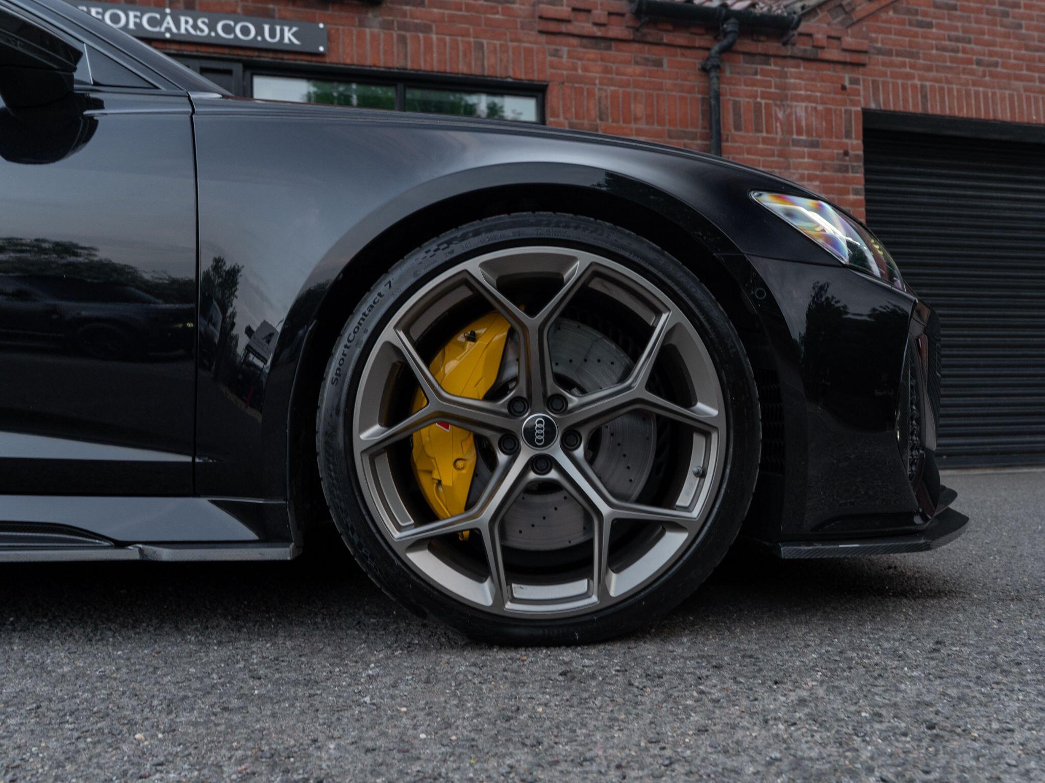 Audi RS6 Avant view 30