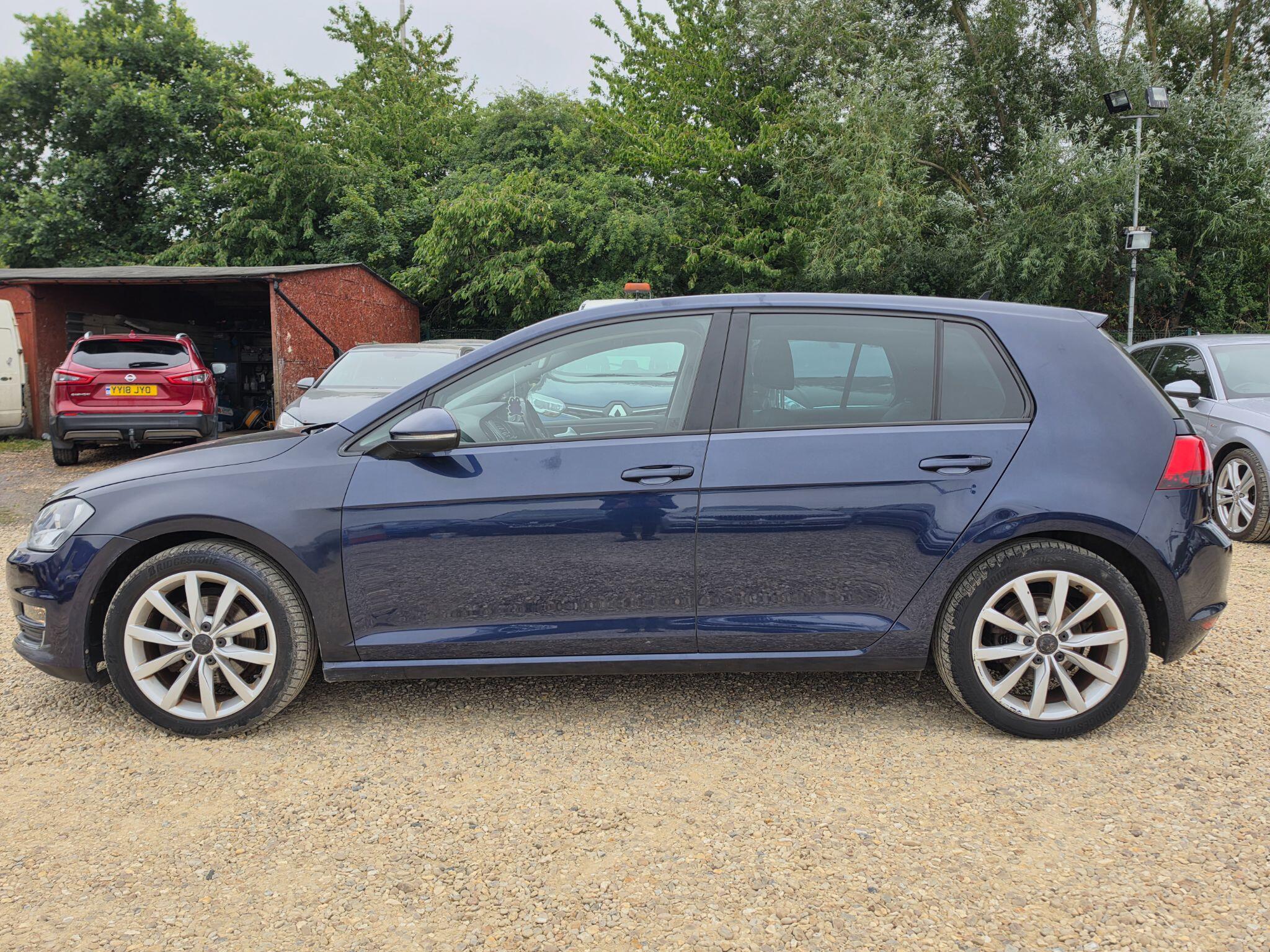 Volkswagen Golf view 6