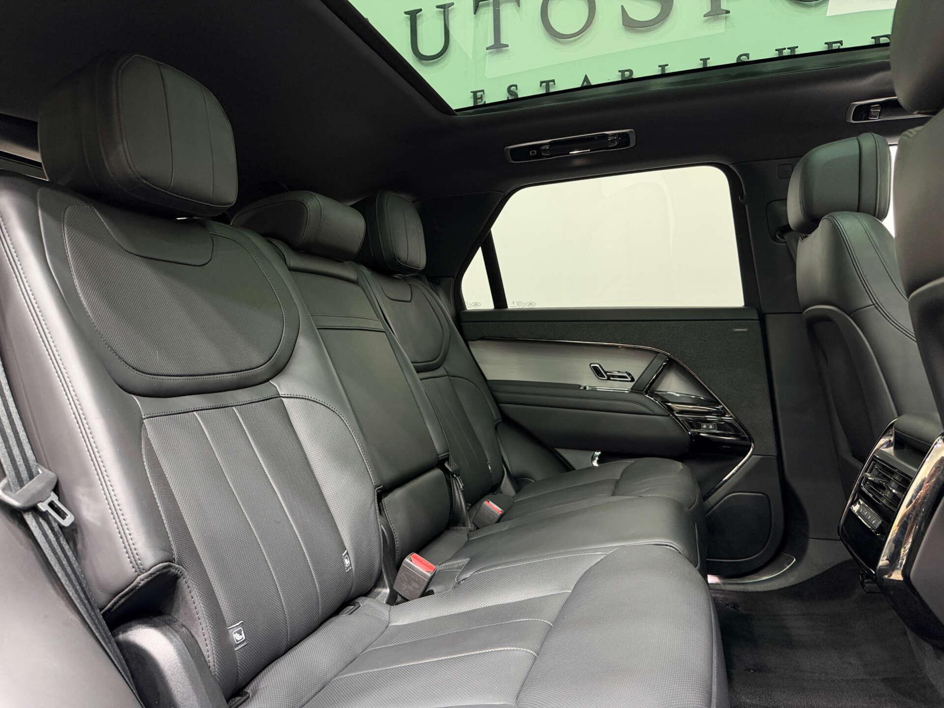 Land Rover Range Rover Sport view 13