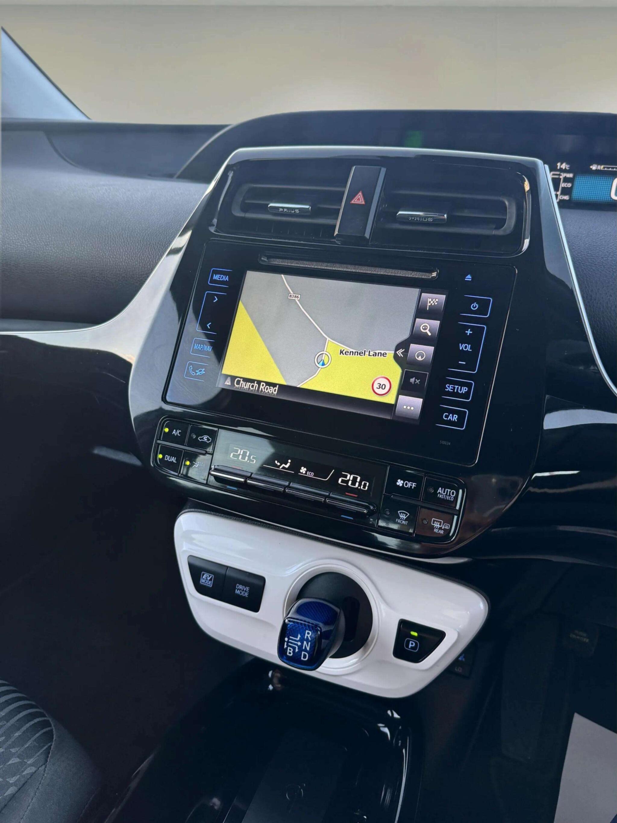 Toyota Prius view 8