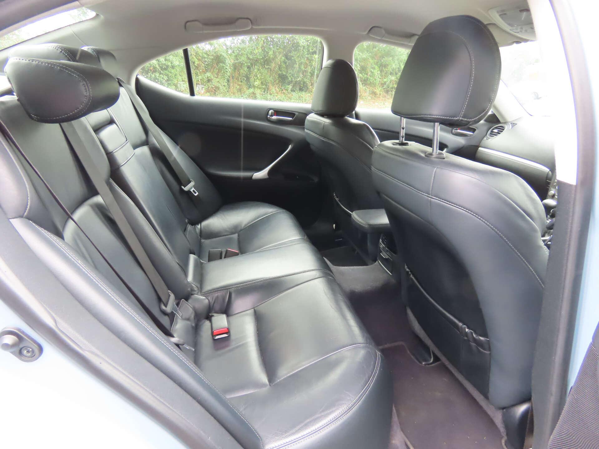 Lexus Is view 11