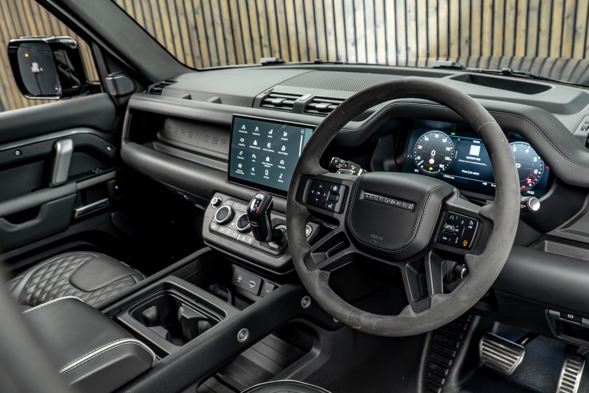 Land Rover Defender view 23